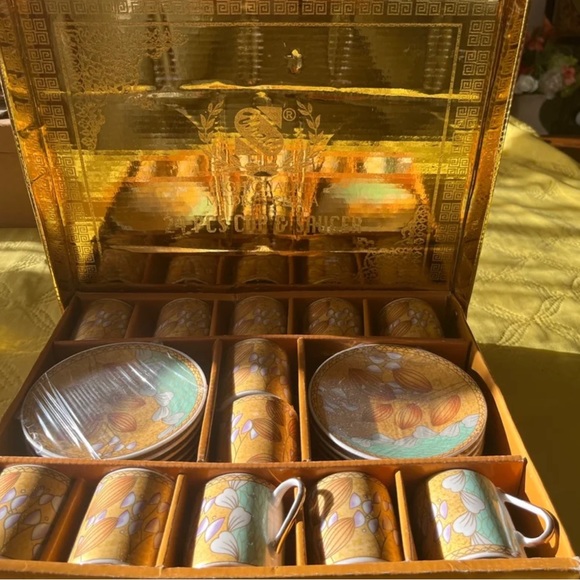 Vintage Urabi espresso qahwa coffee cups & saucers (24) - Picture 4 of 9